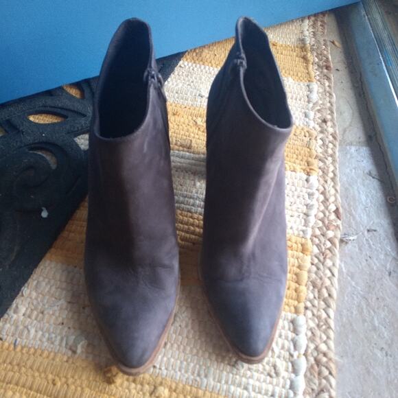 Vince Heeled Bootie. Shale gray. Size 8.5 - Picture 11 of 13